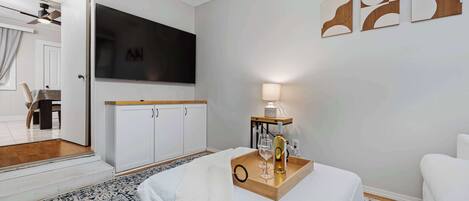 2 bedrooms, desk, iron/ironing board, WiFi