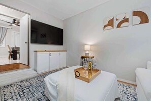 2 bedrooms, desk, iron/ironing board, WiFi