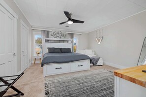 2 bedrooms, desk, iron/ironing board, WiFi