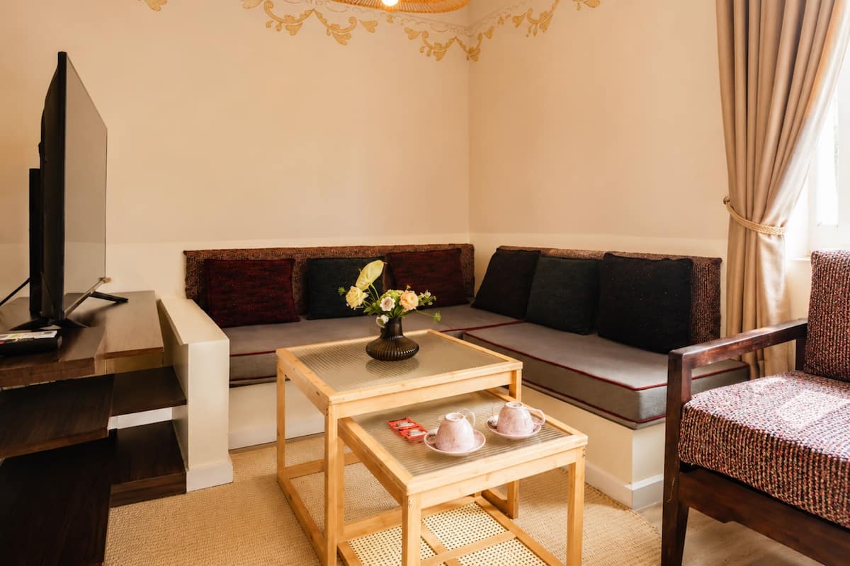 Premier Double Room, 1 King Bed, City View | In-room safe, desk, soundproofing, iron/ironing board