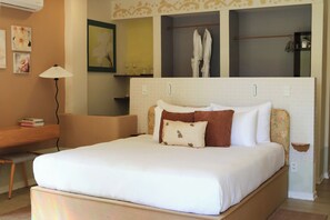 In-room safe, desk, soundproofing, iron/ironing board - Le Macaron Garden Stay - City Boutique Hotel Da Lat (Da Lat)