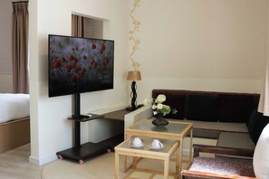 Premier Double Room, 1 King Bed, City View | In-room safe, desk, soundproofing, iron/ironing board - Le Macaron Garden Stay - Boutique Hotel Da Lat (Da Lat)