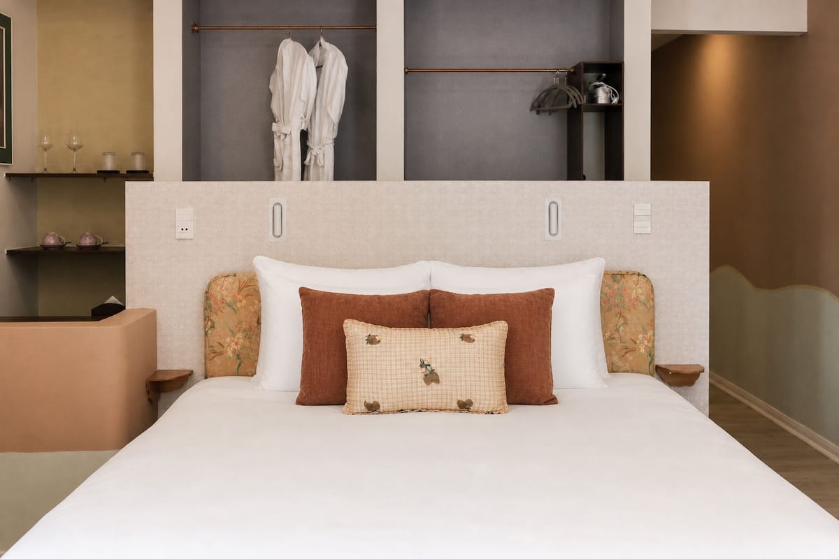 In-room safe, desk, soundproofing, iron/ironing board