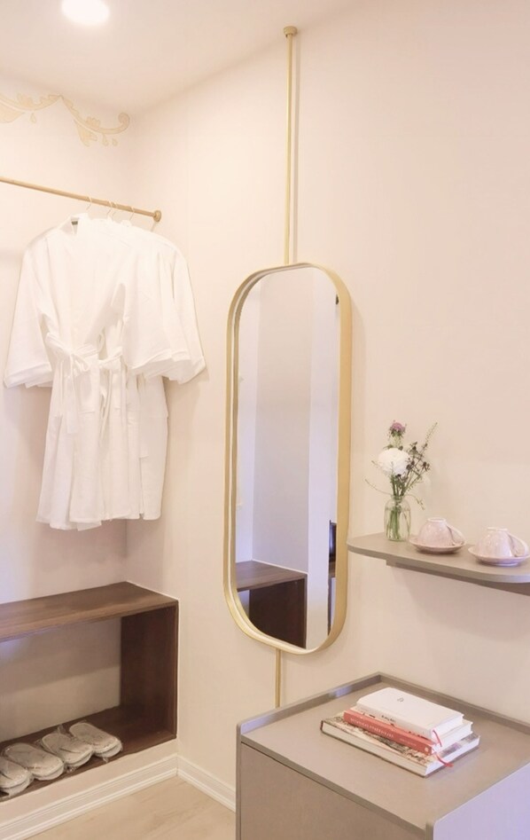 Coffres-forts dans les chambres, bureau, chambres insonorisées