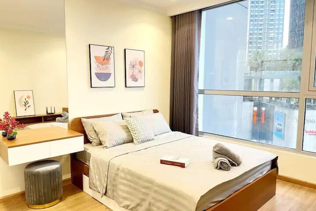 Deluxe-Apartment, 2 Schlafzimmer, Stadtblick | 2 Schlafzimmer, Betten mit Memory-Foam-Matratzen, Zimmersafe