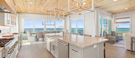 雪櫃、微波爐、焗爐、爐具