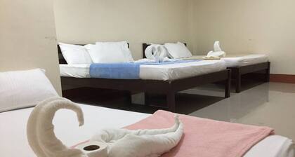 Junlyn Apartelle Standard King bed