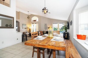 Dining - Gated 24/7, hot tub, 2 kg ensuites,GR, Lk view43 (Davenport)