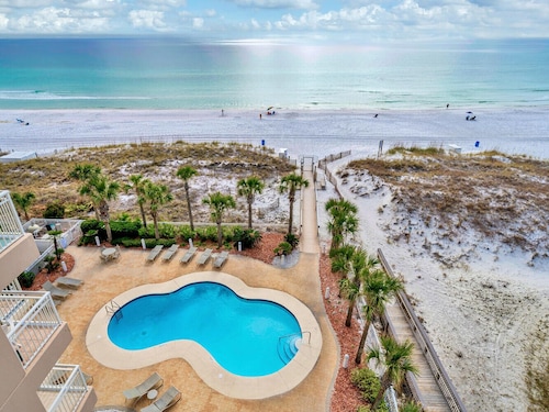 Remodeled Beachfront 😎😎 HGTV WORTHY ⛵️⛵️ Perfect Balcony View 7th Floor 🐬🐬