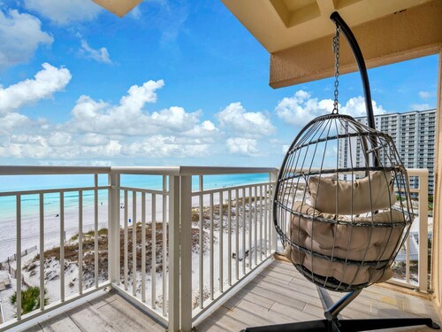 Remodeled Beachfront 😎😎 HGTV WORTHY ⛵️⛵️ Perfect Balcony View 7th Floor 🐬🐬