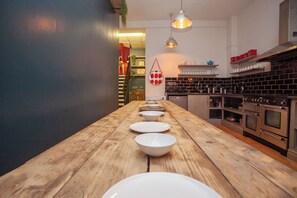 تناول الطعام