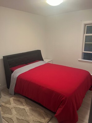 3 soverom, strykejern/-brett, wi-fi og sengetøy