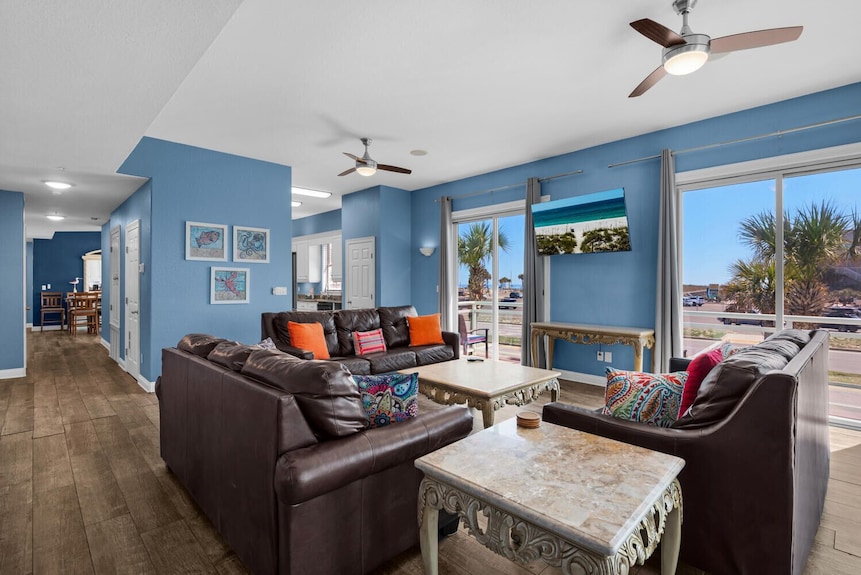 Gorgeous Gulf View, Pet Friendly Condo/within Walking Distance To Everything! - Pensacola Beach, FL