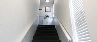 2-bed Flat, Wishaw, Free Parking, Family-friendly