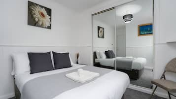 Apartment | 2 bedrooms, iron/ironing board, free WiFi, bed sheets