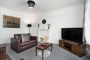 Appartement | Woonruimte | Een televisie