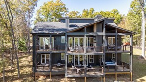 Exterior - Deer Crossing -Luxury Mountain View Cabin (Mineral Bluff)