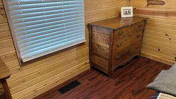 2 多间卧室、WiFi、床单