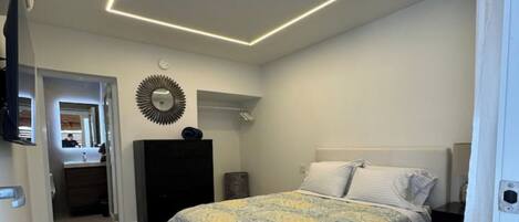 1 bedroom, desk, iron/ironing board, travel cot