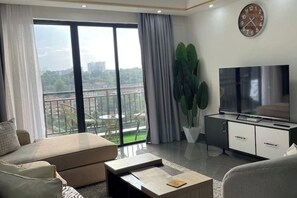 TV - Modern 3B with gym, pitch and views near Sarit
(Nairobi County)