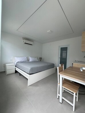 1 habitación, wifi y ropa de cama
