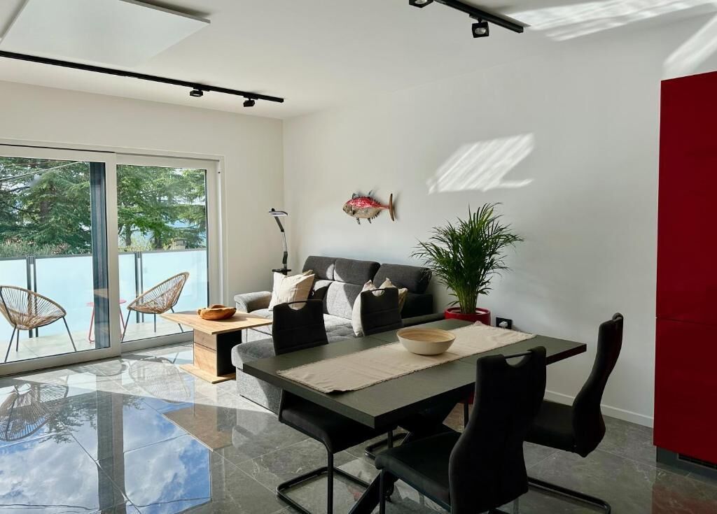 スーペリア アパートメント 2 ベッドルーム シービュー | リビング エリア | 薄型テレビ