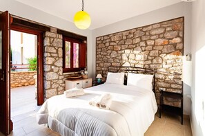 3 chambres, fer et planche à repasser, Wi-Fi gratuit, draps fournis