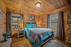 2 bedrooms, iron/ironing board, free WiFi, bed sheets - Serenity-A Romantic Secluded Riverfront 1 level expansive log cabin with hot-tub (Mentone)