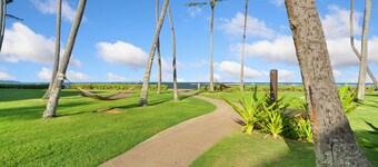Beachfront Resort - AC! Steps to Beach & Pool