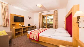 In-room safe, desk, soundproofing, free WiFi