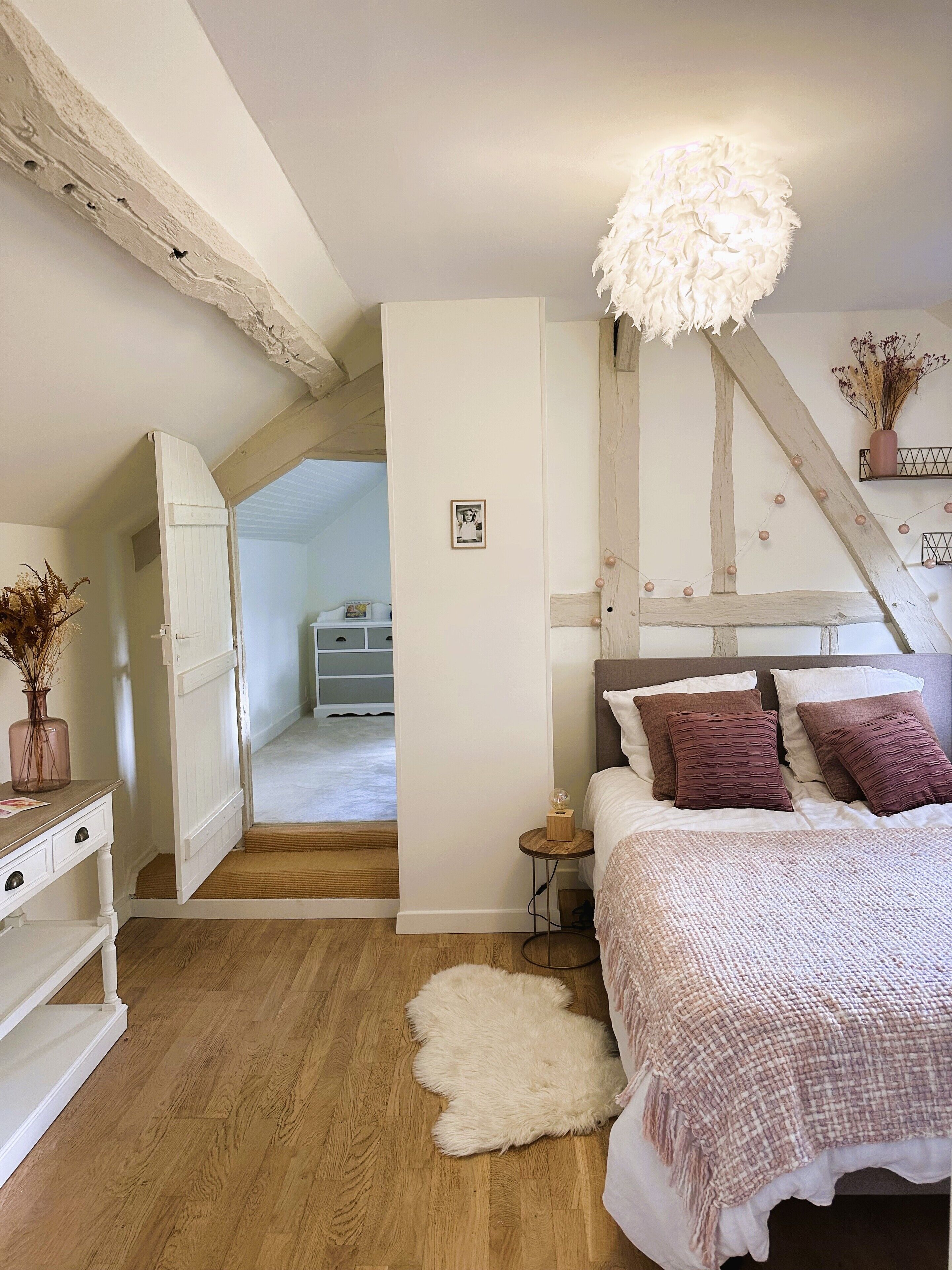 4 chambres, bureau, fer et planche à repasser, lit parapluie