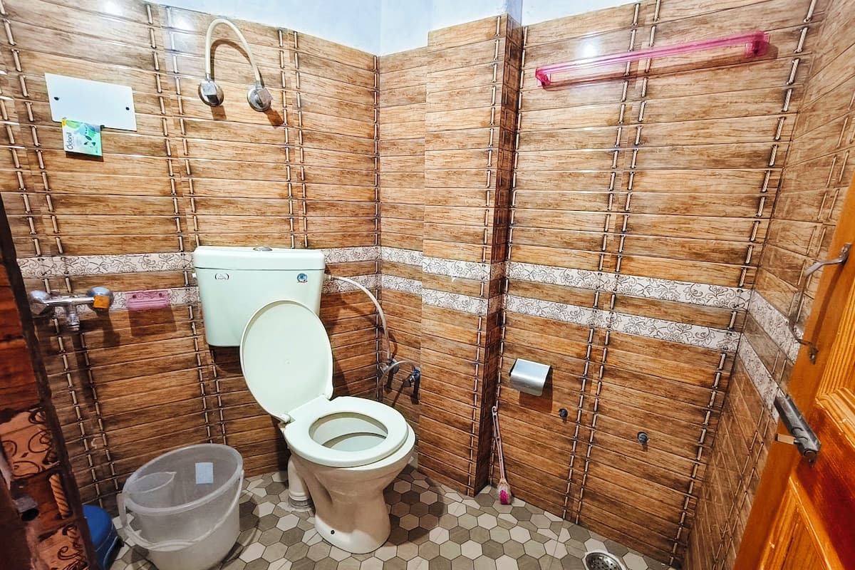 Deluxe Double Room, Valley View | Bilik Mandi | Pancuran mandi, selipar, tuala disediakan, sabun