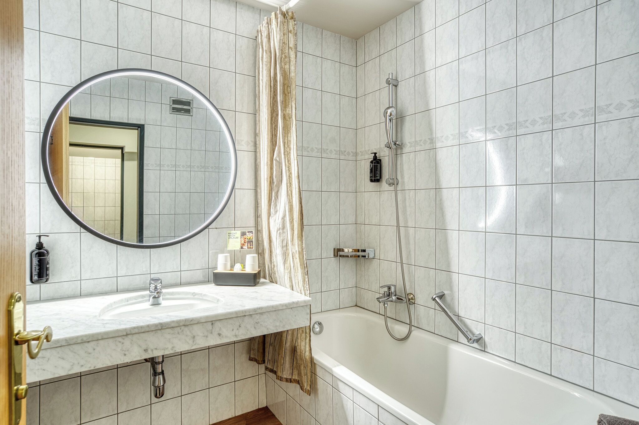 Boutique house happYellow, Saalbach-Hinterglemm: Hotel Reviews