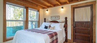 Knox Lakeside Cottage, 1 bedroom plus loft on Lake O' the Pines