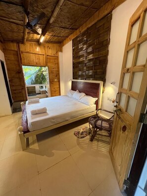 Family Room, City View | Peralatan tempat tidur premium, busa memori, peti besi dalam bilik 