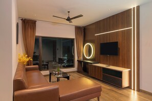 ファミリー アパートメント | リビング   エリア | 液晶テレビ