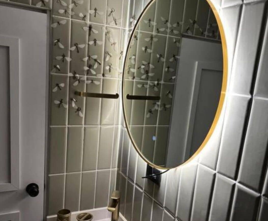 Serviettes fournies, savon, papier toilette