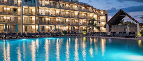 5 outdoor pools, pool cabanas (surcharge), pool umbrellas