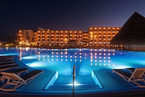 5 piscines extérieures, tentes de plage, parasols de plage