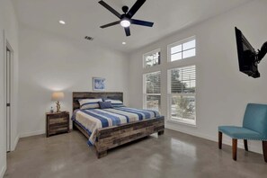 3 bedrooms, iron/ironing board, free WiFi, bed sheets - Serene Guadalupe Getaway-River Access Nearby! (Spring Branch)