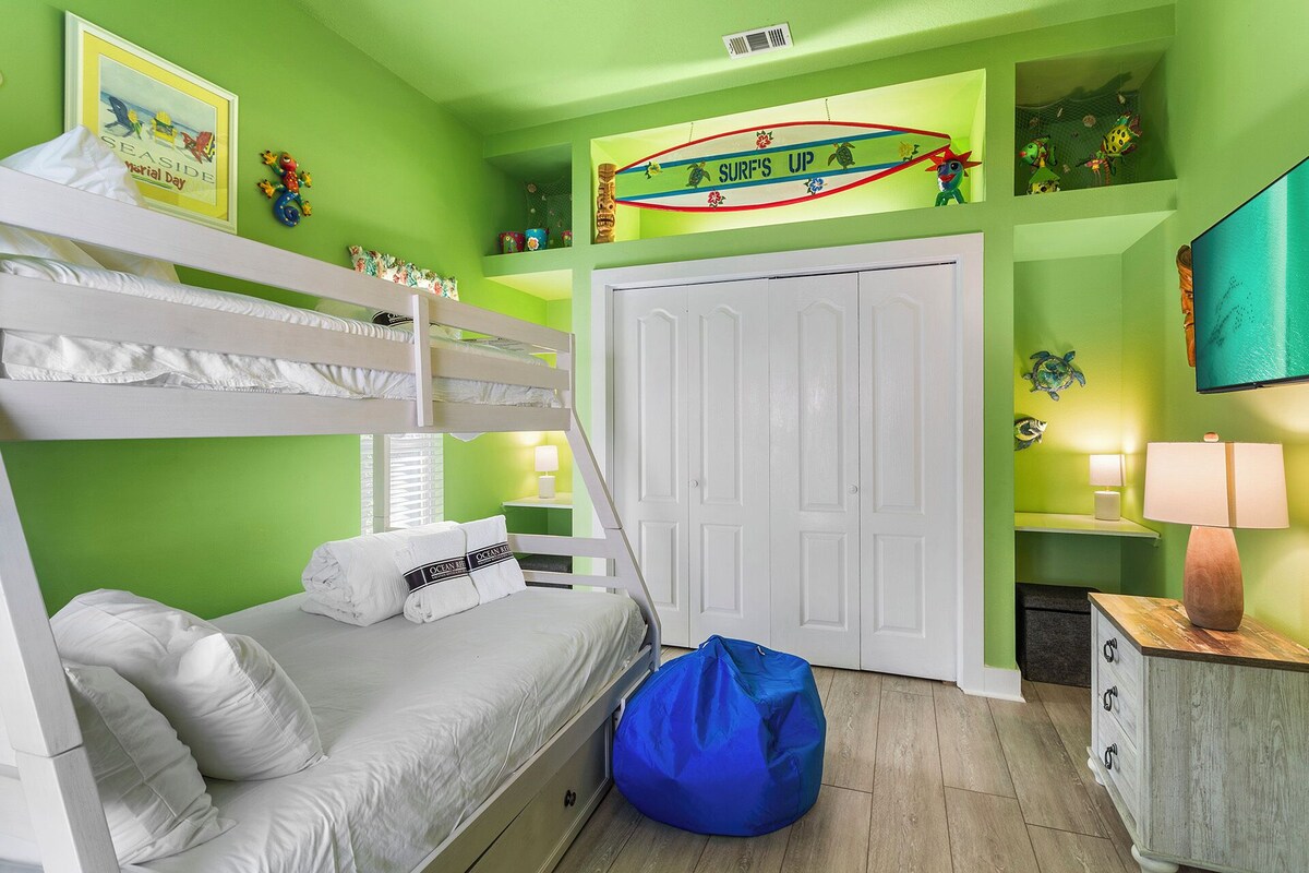 Photo 10 of Cotton Candy - Crystal Beach Cottages, Near Beach, Destin, Community Pool!