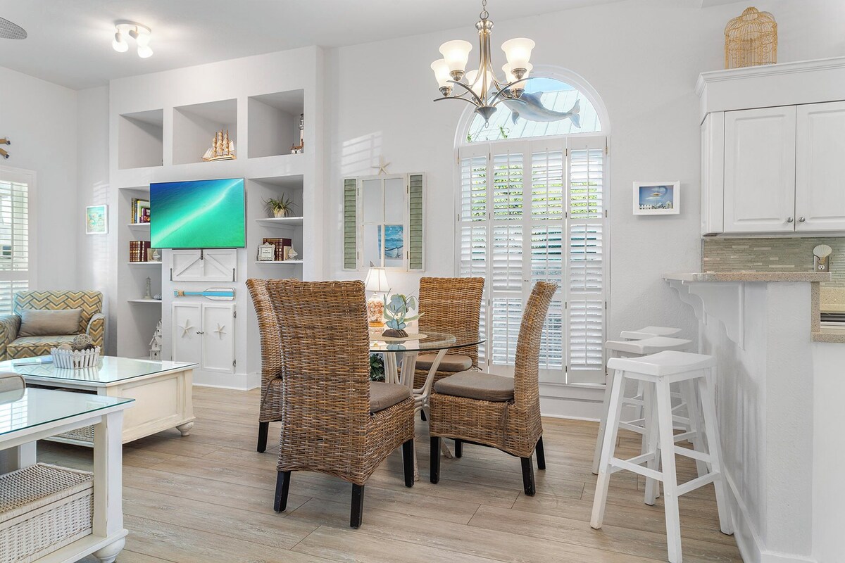 Photo 4 of Cotton Candy - Crystal Beach Cottages, Near Beach, Destin, Community Pool!