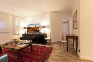 Interior - Knights' Suite (Roma)