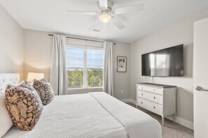 3 chambres, fer et planche à repasser, Wi-Fi gratuit, draps fournis