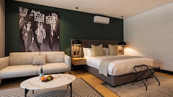 Chambre Double Supérieure, vue vignoble | Coffres-forts dans les chambres, bureau