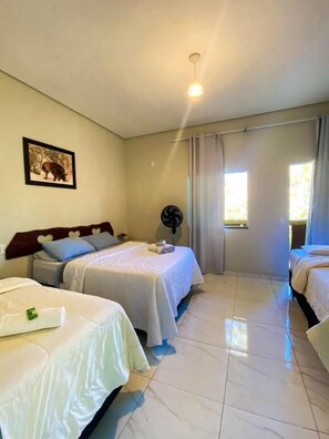 ห้องซูพีเรียสำหรับสี่ท่าน, ระเบียง, วิวสวน | โต๊ะทำงาน, Wi-Fi ฟรี