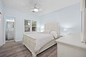 4 soverom, strykejern/-brett, wi-fi (inkludert) og sengetøy