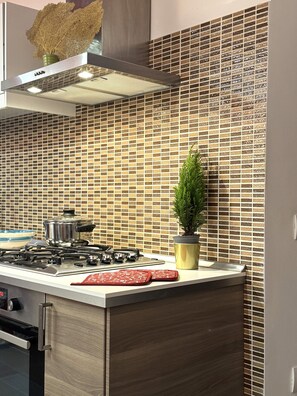Deluxe Condo, Balcony, City View | Living area | 32-inch flat-screen TV with cable channels - Casa Claudia (Salerno)
