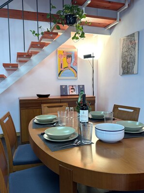 Deluxe Condo, Balcony, City View | Living area | 32-inch flat-screen TV with cable channels - Casa Claudia (Salerno)
