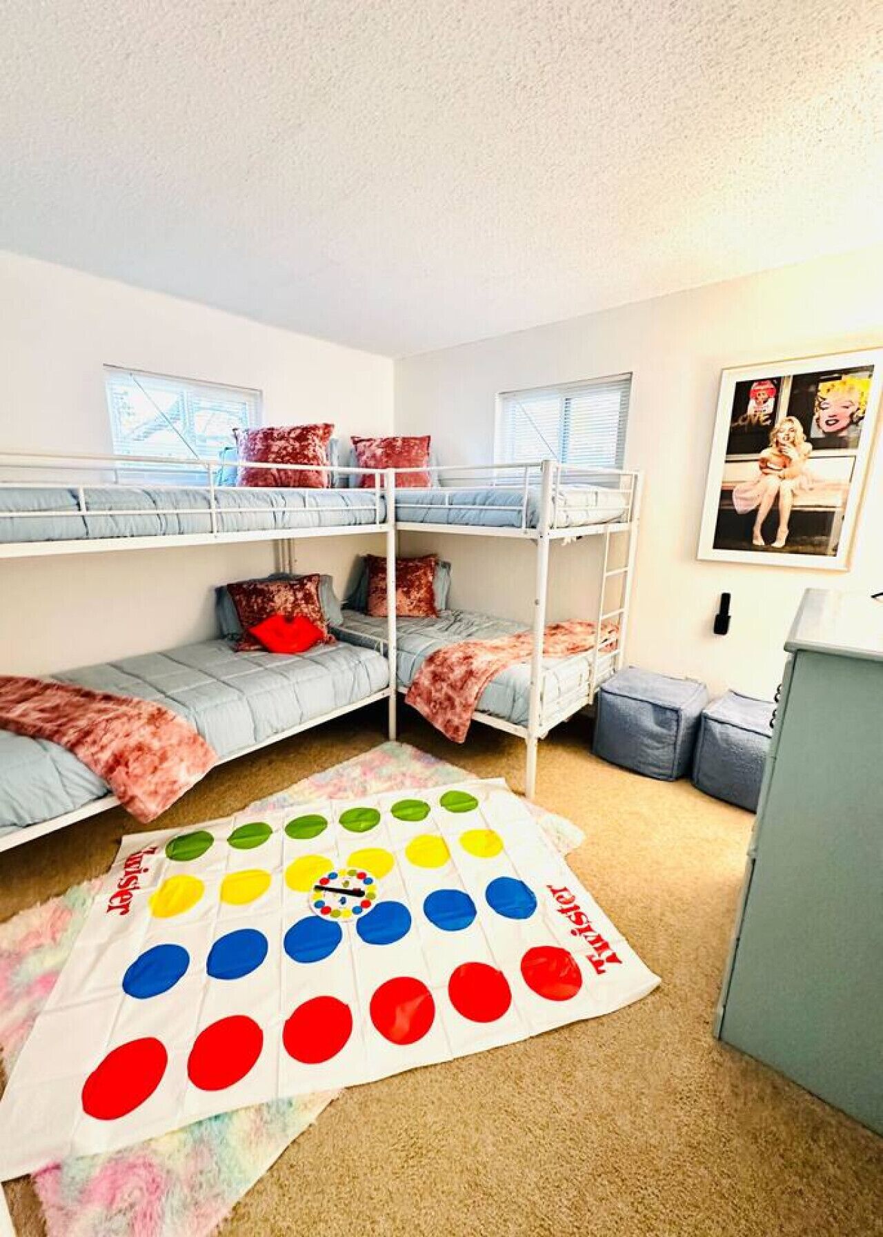 3 bedrooms, desk, iron/ironing board, travel cot